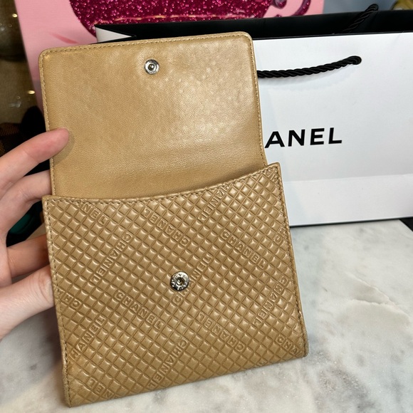 Chanel Beige Compact Wallet - Picture 13 of 16